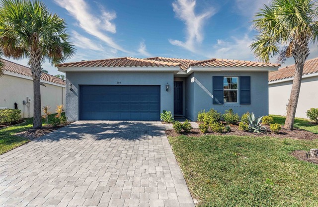 3-bedroom house in tranquil Nokomis with fitness room, AC, WiFi