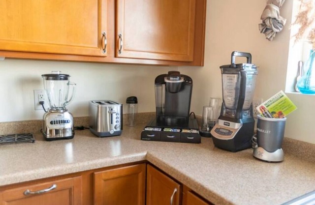 3-bedroom house in tranquil West Jordan with AC, WiFi