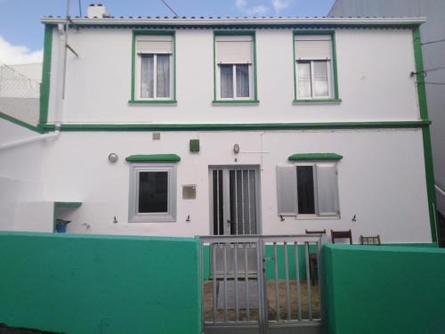3 bedroom house near beach lighthouse hiking trail