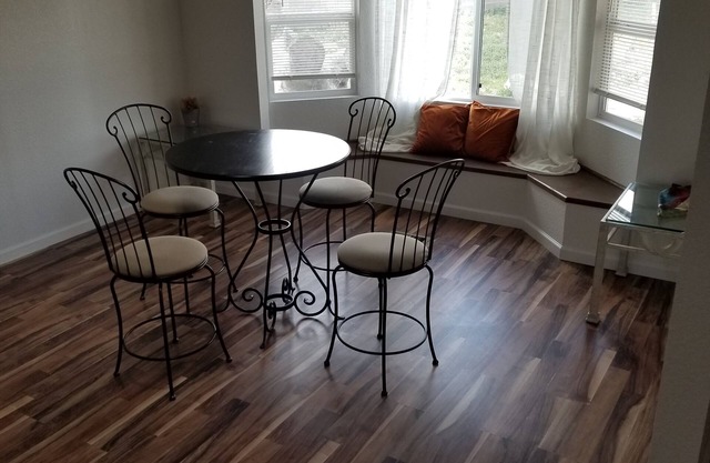 3 Bedroom House Next To River Park & Hiking/Biking Trails! 30Min From Estes Park