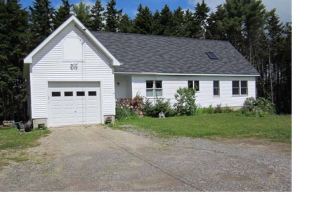 3 Bedroom House overlooking marsh and woods. Close to Head Beach.