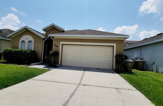 3-bedroom house with a pool and jacuzzi in Kissimmee