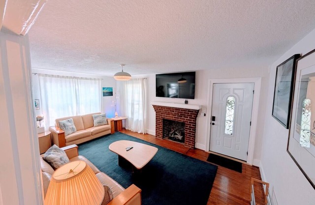 3 Bedroom less than 1 mile from High Point University