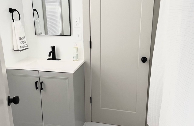 3 Bedroom lower unit -Brand New Remodel