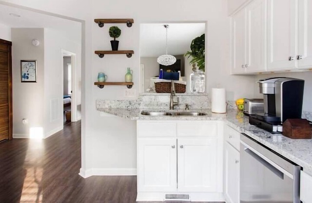 3 Bedroom Luxury House Near Downtown Raleigh