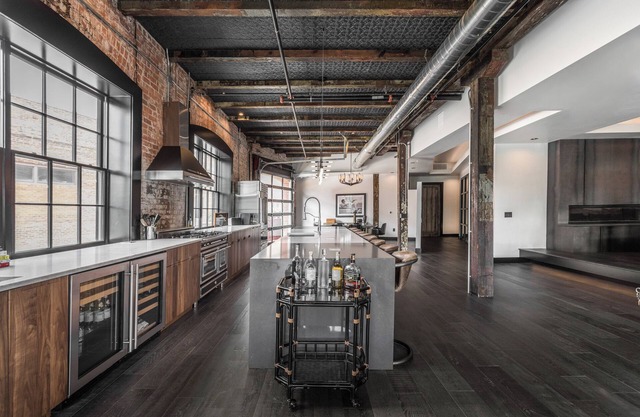 3-bedroom Luxury Lifestyle Townhome, walkable to Mass Ave with Parking