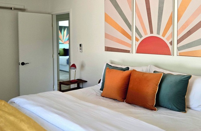 3-bedroom Meiselman Retreat in serene Palm Springs with AC