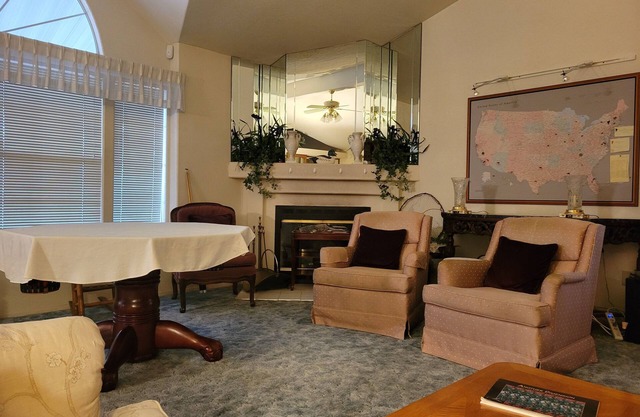 3-bedroom mobile home in charming Porterville with WiFi, AC