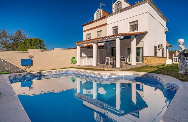 Belle maison de 3 chambres à Salteras