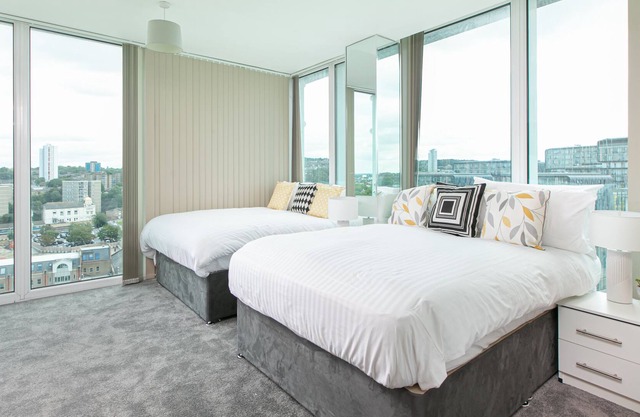 3 Bedroom Penthouse Near London Excel, O2 Arena, Greenwich