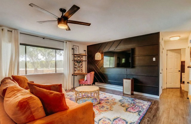 3-bedroom pet friendly Lake home in amazing Prescott with WiFi. Enjoy your stay
