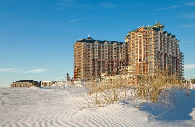 3 Bedroom Plus, Bay View, on Destin Beach. Wyndham Emerald Grande!!!