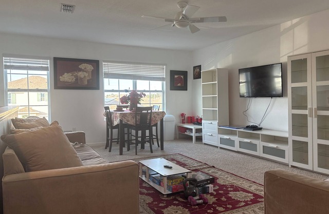 3-bedroom space near the beautiful Lake Nona 20 minutes from the airport