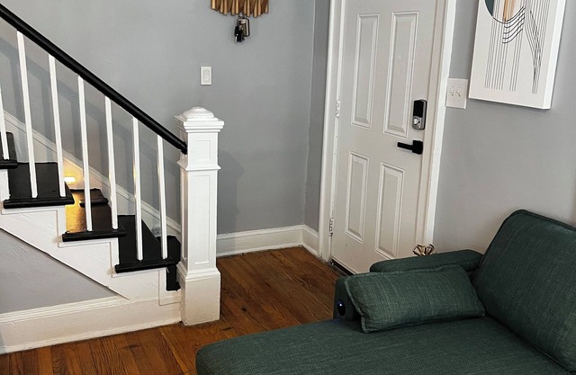 3-bedroom townhome in charming Petersburg with AC, WiFi Near the new Live Casino