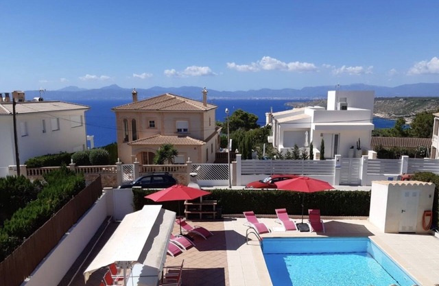 Villa de 4 chambres avec piscine privée et vue imprenable sur la baie de Palma