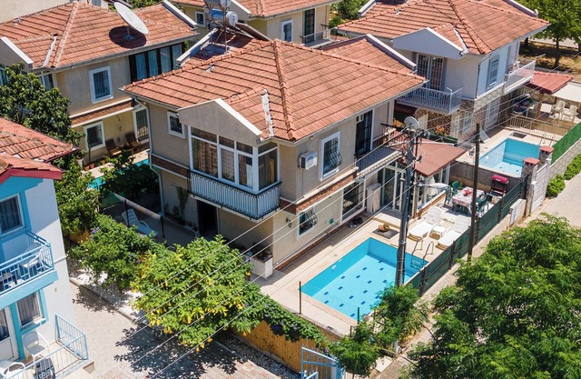 3 Bedroom Villa with Private Pool walking distance to Calis Beac