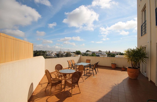 3 chambres, terrasse privée de 50 m2, air conditionné toutes les pièces