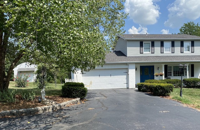 3 bedrooms country setting 2 miles from downtown