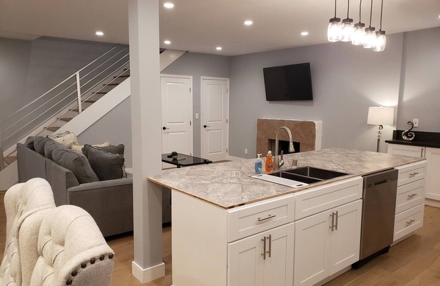 3 bedrooms fully remodeled with all new furniture by Pico and Robertson