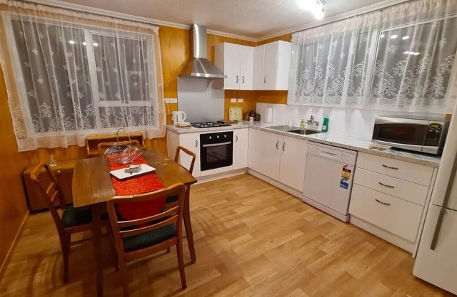 3 bedrooms in Redwood/Casebrook