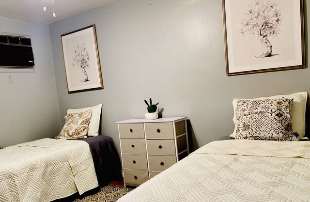 3 bedrooms townhouse/no smoking 🚭/Maximum 6 guests/Free parking.