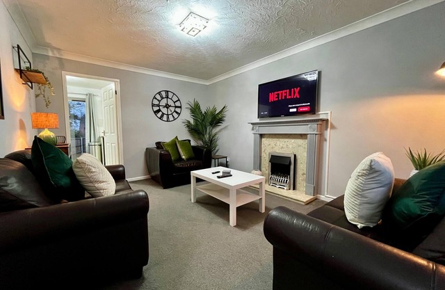 3 Bedroom Home in Telford with Parking and Garden