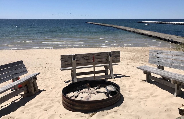 3 BR Classic Log Cottage sur le lac Michigan, 3 nuits minimum, kayaks inclus