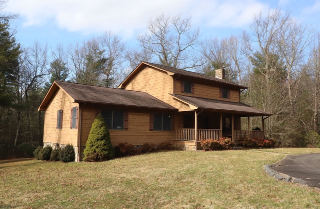 3 BR Glade Valley Home près des terrains de golf et Blue Ridge Parkway!
