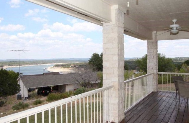 Maison de 3 chambres avec grand patio avec vue sur le lac