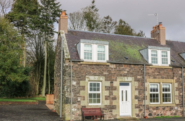3 Hoselaw Farm Cottages, KELSO