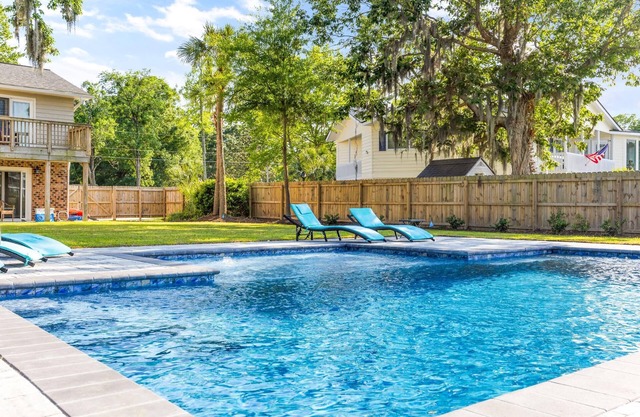 3 Level Home on Waterway w/ Heated Pool & Jacuzzi