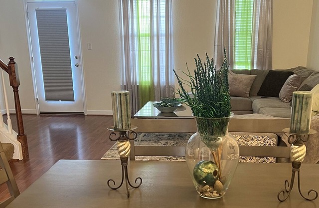 3 Master Bedrooms near Casino