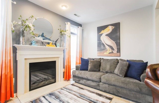 NOUVEAU! Vibrant Suburban Home - Bethany Beach 3. 5 Mi!