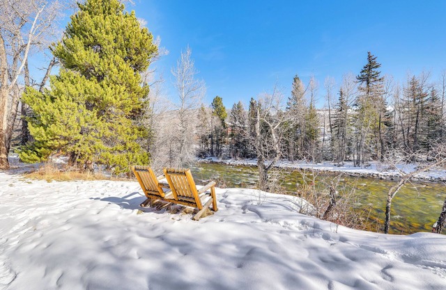 3 Mi to Dillon Reservoir: Condo w/ Hot Tub Access!