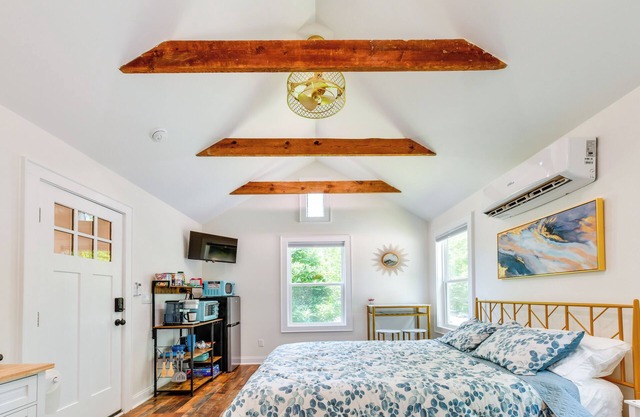 3 Mi to Dtwn Winston-Salem: Studio on Miller Park!