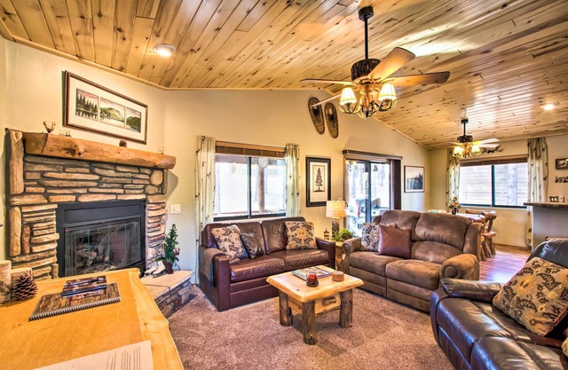 Honeybear Hollow Cabane romantique escapade dans la forêt!