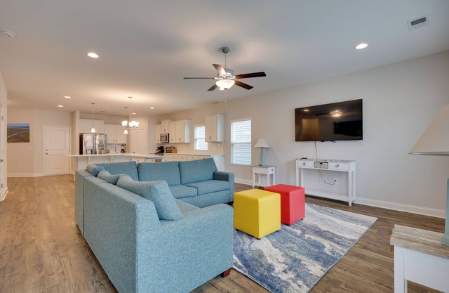 3 Mi to Golf & Waterway: Ocean Isle Beach Retreat!
