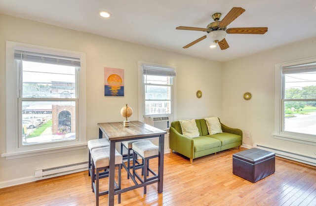 NOUVEAU! Sweet Sawyer Apartment 2 Mi to Lake Michigan!