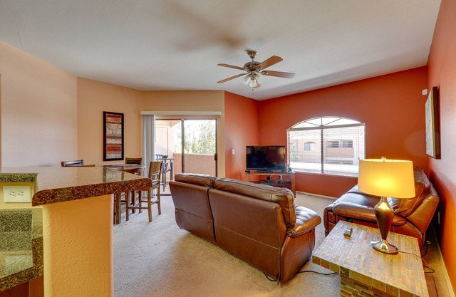 Quiet Phoenix Condo Near Westgate & Hiking Areas