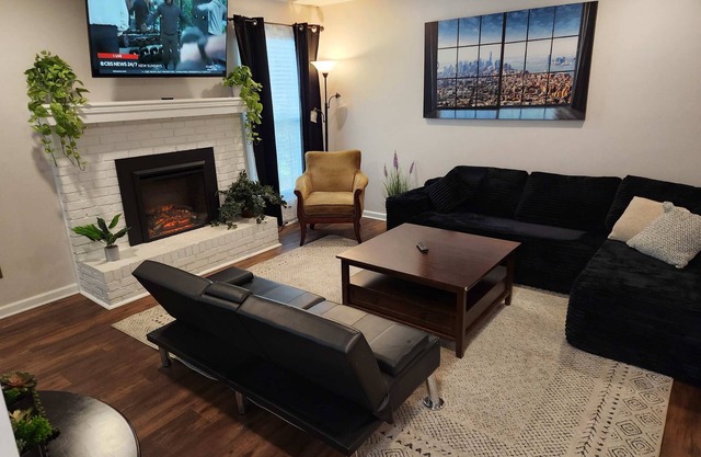 Midtown Near John Knox-Luxe Beds-Walk to Lake Ella