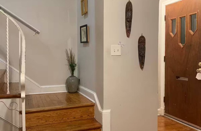 Cozy 2BR, 1BR Home - 2.5 miles to Capitol Building