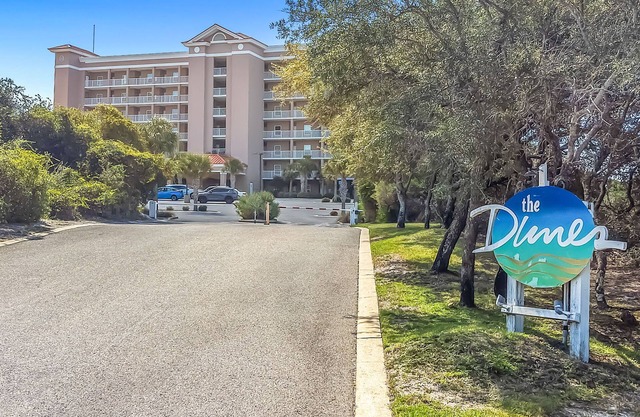 Beautiful 1-bedroom/2 bath condo in Gulf Shores with pool & fitness room