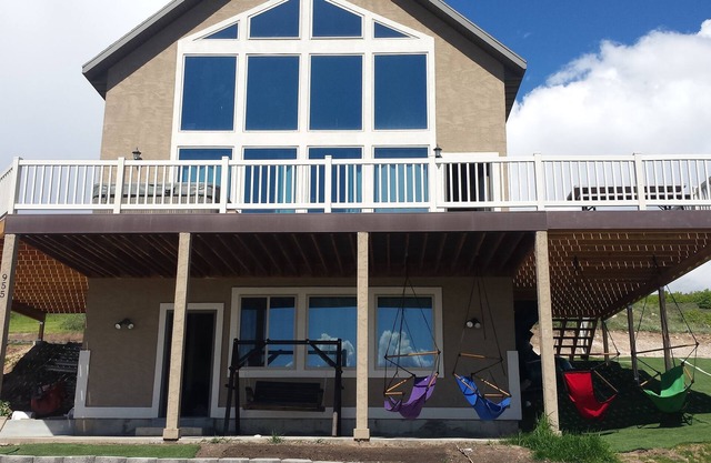 Grandma's Lake House! Accès à la piscine! Spa privé! 26 couchages!