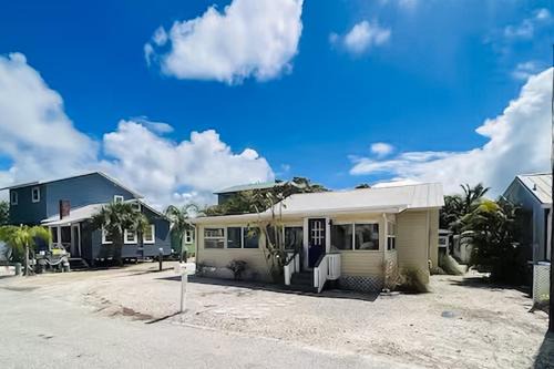 3 Palms Cottage & Blue Turtle Bungalow