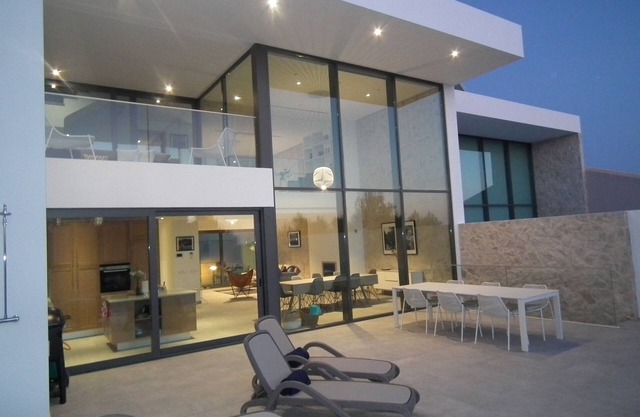 Villa Salema au design scandinave avec une vue fantastique sur l'océan et la nature