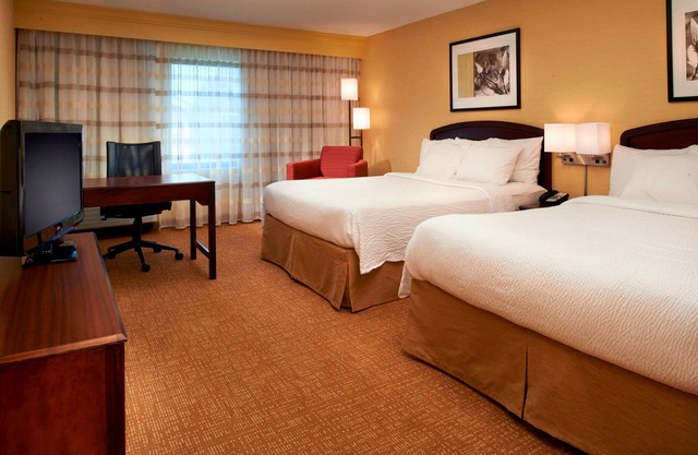 3 Pet-Friendly Accommodations with On-Site Dining, Convenient Parking, and Pool