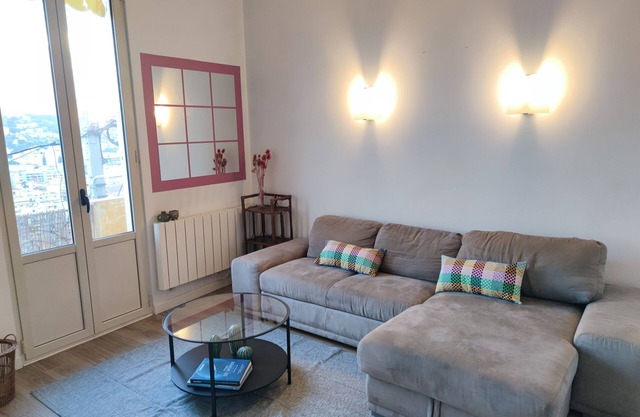 3 pieces dans maison de ville - box - vue panoramique - jardin