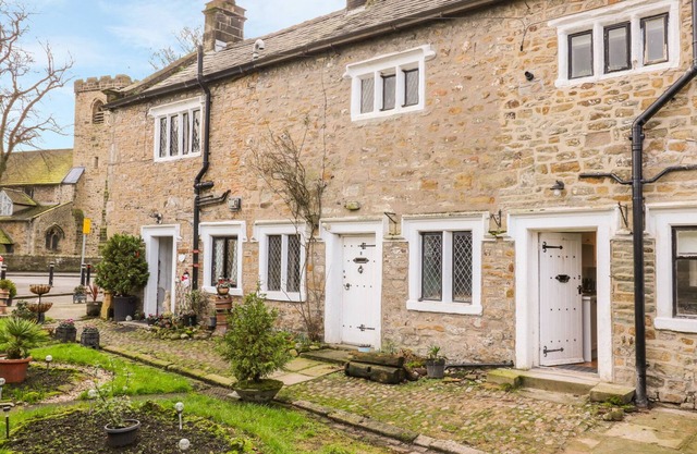 3 Poole End, WHALLEY