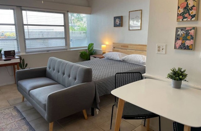 3 · Seaside Artisan Apartment 3