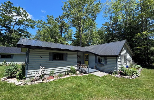 3 seasons of adventures on Indian Lake/Sunset View Resort/Cabin #5